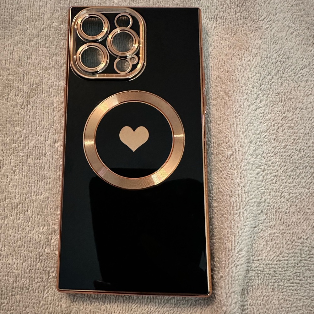 Chic Black Phone Case with Gold Heart Accent